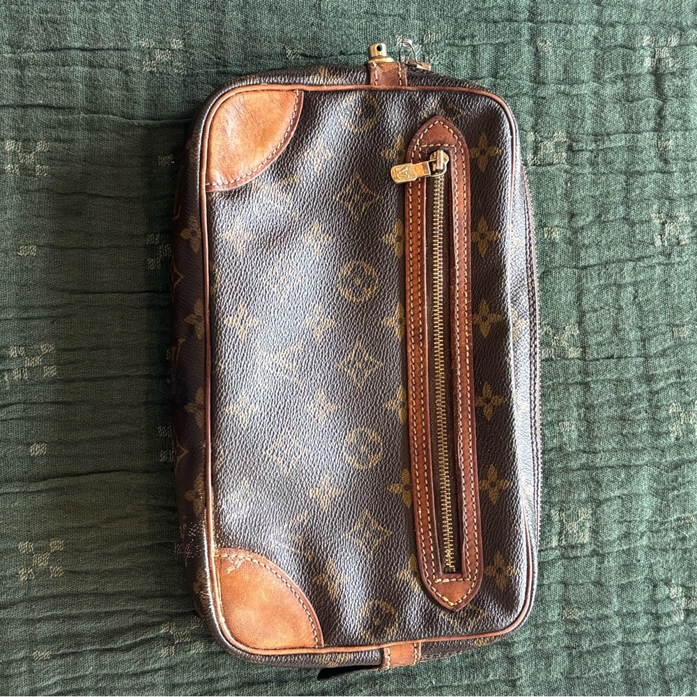 Louis Vuitton Monogram Canvas Toiletry Pouch with Tan Leather Trim - Picture 16 of 16